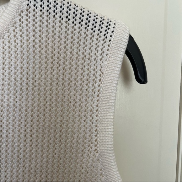 NWT St. John Sport Open Knit Mesh White Tank - Picture 3 of 5